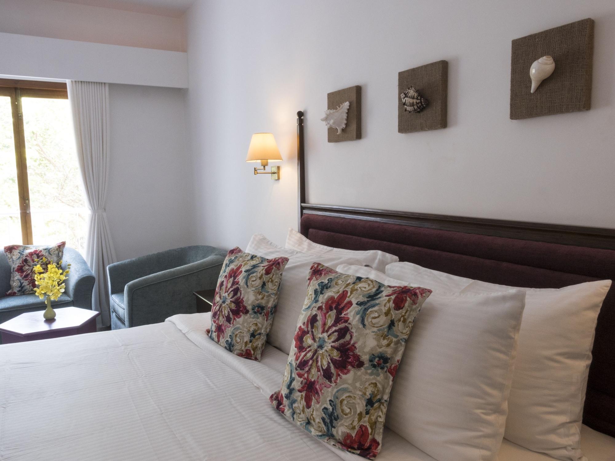 Prainha Hotel Dona Paula Bagian luar foto